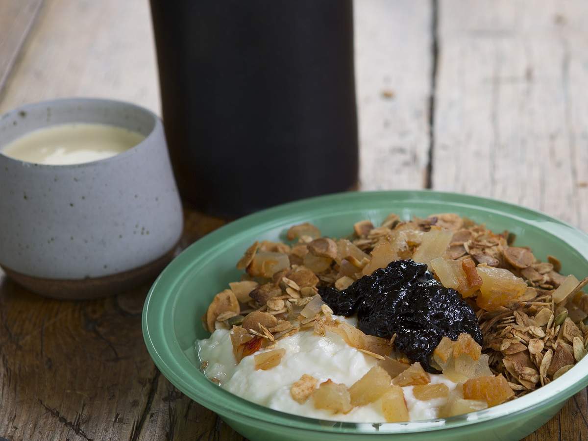 breakfast-bowl-with-burnt-fig-jam-recipe-maggie-beer